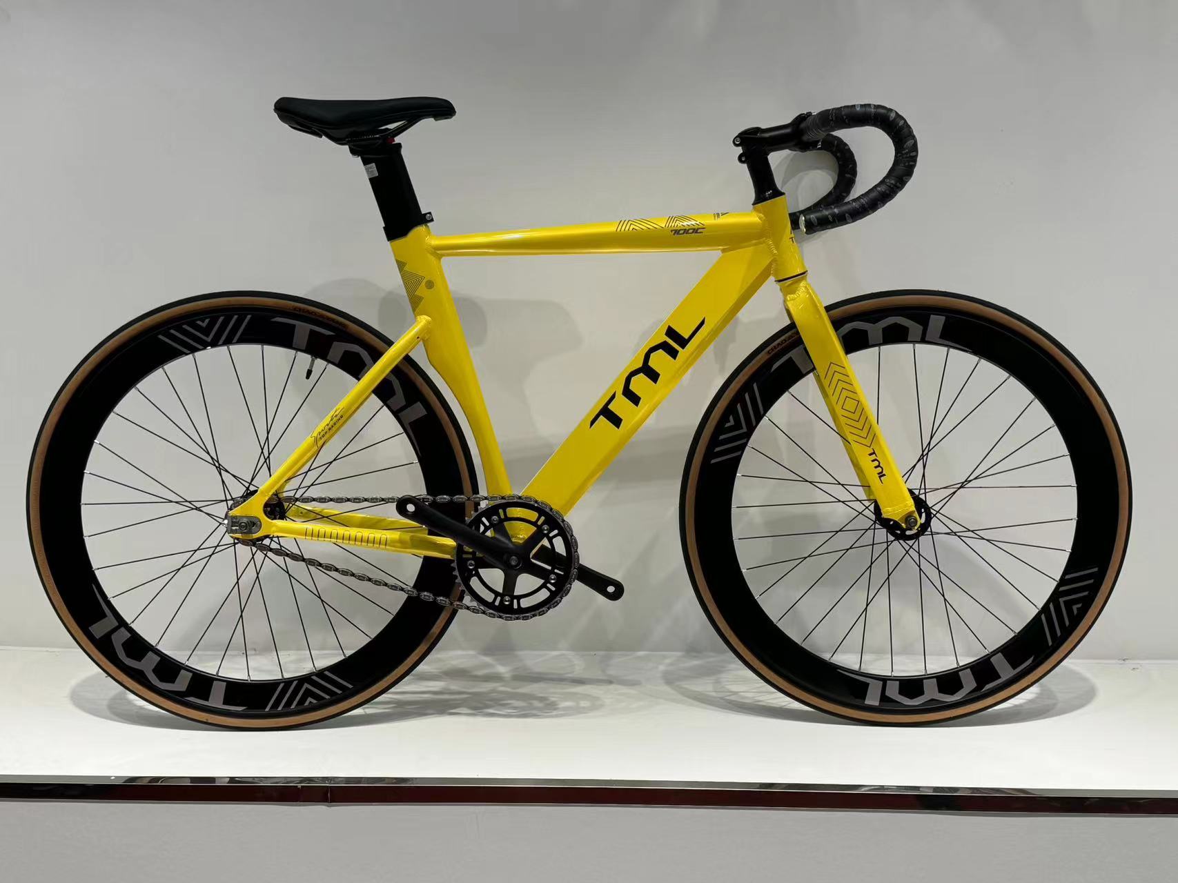 Jaune