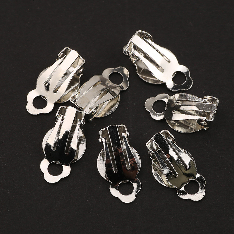 Frog ear clips, white K color