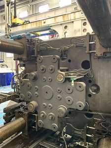 Máquina de moldeo por inyección de plástico usada haitiana Original ju2100 Ton usada para ahorro de espacio para parachoques de automóvil y palé lista para enviar