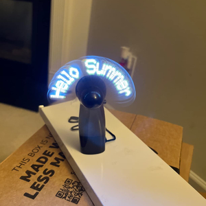 Mini ventilador de luz Led promocional de publicidad práctica programable Mini ventilador de refrigeración manual de pantalla personalizado portátil con mensaje Led