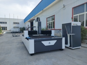 เครื่องตัดเลเซอร์ไฟเบอร์แผ่น CNC ขนาด1325 1000W/1500W/2000W ขนาดทำงานตรงจากโรงงาน - Product Image 3