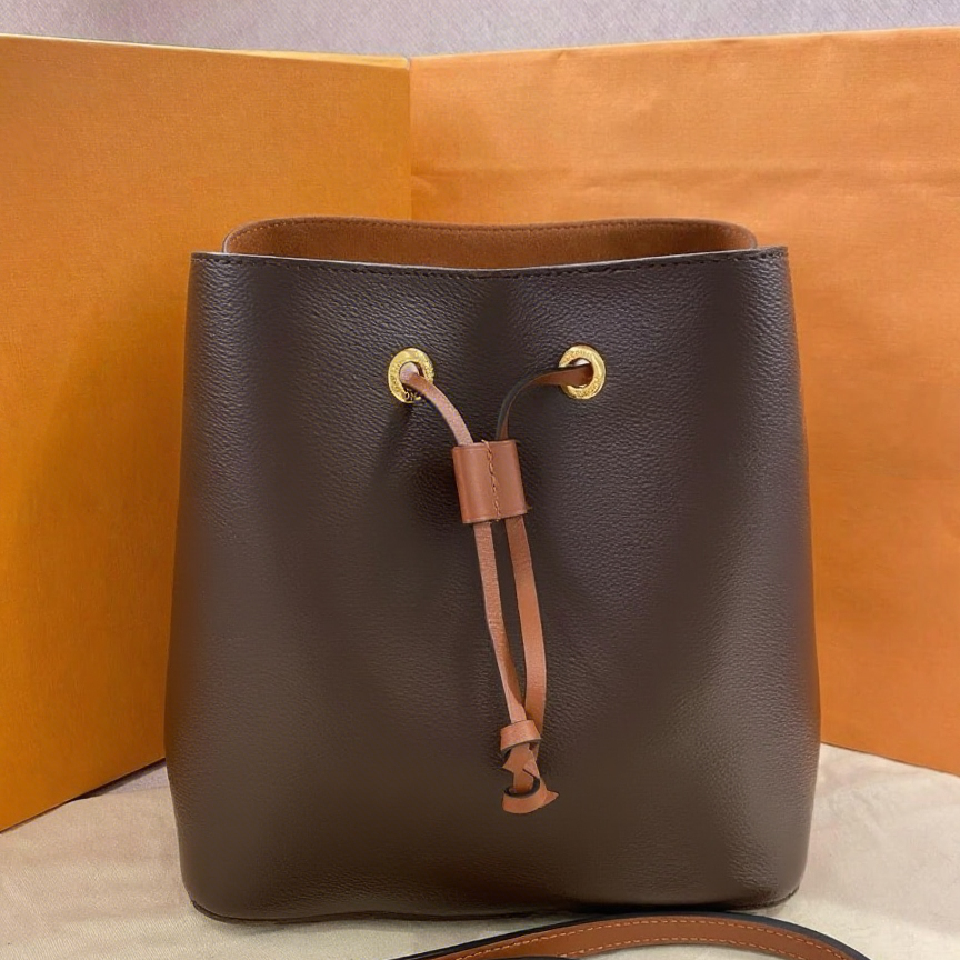 โกลเด้น