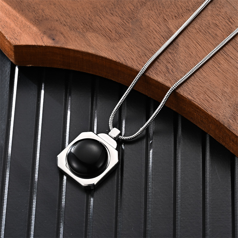 Collar colgante de piedra negra