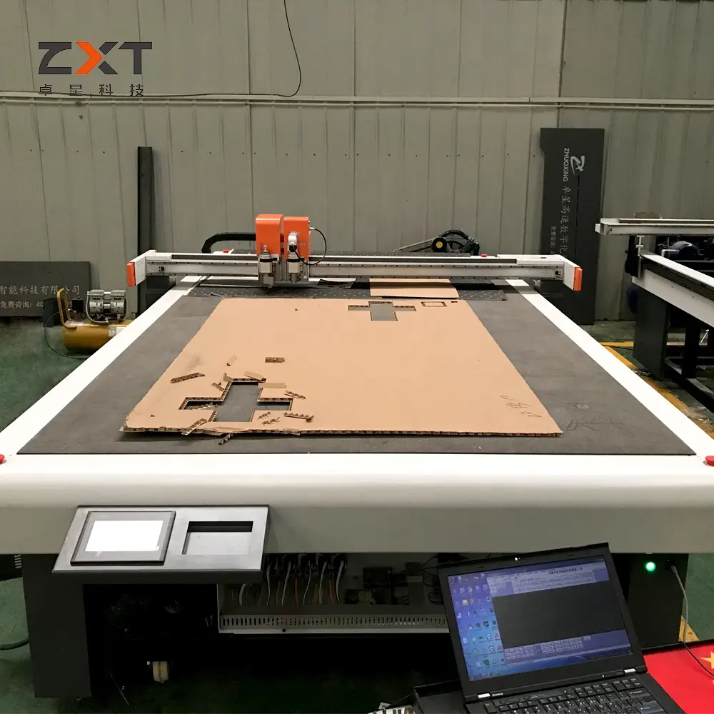 ZXT CNC Oscilante Faca Cortador Publicidade Adesivos Carton Box KT Máquina De Corte De Papelão Para Venda