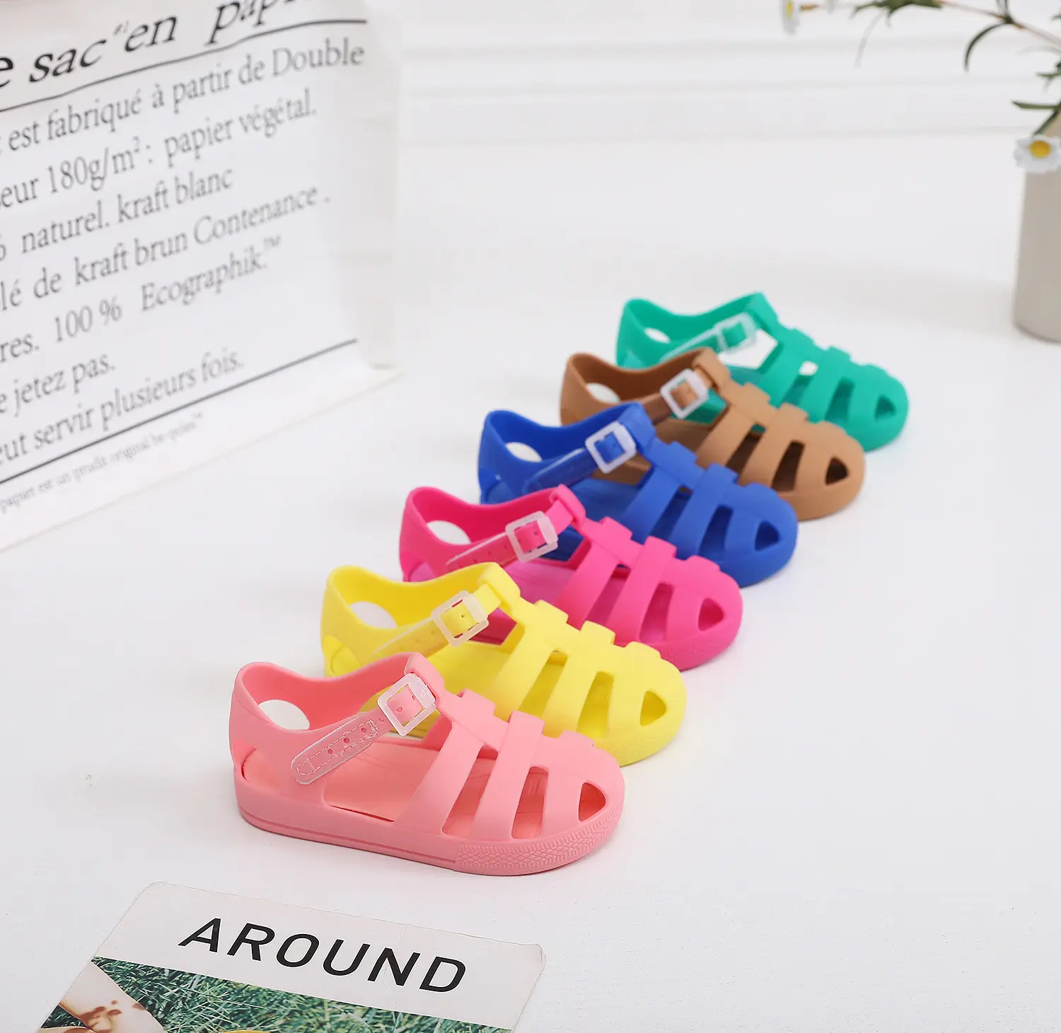 Nuevas sandalias RTS para verano, niños y niñas, lindas sandalias de gelatina para niños de playa, sandalias antideslizantes de goma segura para bebés, zapatos de gelatina para niños