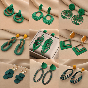 Màu xanh lá cây bông tai bạc kim phóng đại ánh sáng sang trọng cao cảm giác Bông tai thời trang tất cả mọi thứ tính khí đinh tán cá tính earri - Product Image 1