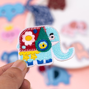 Özel büyük ve küçük işlemeli Logo rozetleri demir payet nakış yamalar hediye Parches Bordados Personalizados için - Product Image 6