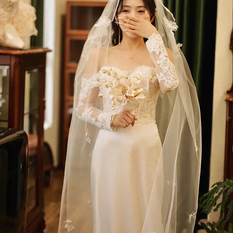 Bridal off-shoulder light wedding dress 2023 new graceful Mori Super fairy Korean satin lace welcome yarn dress women