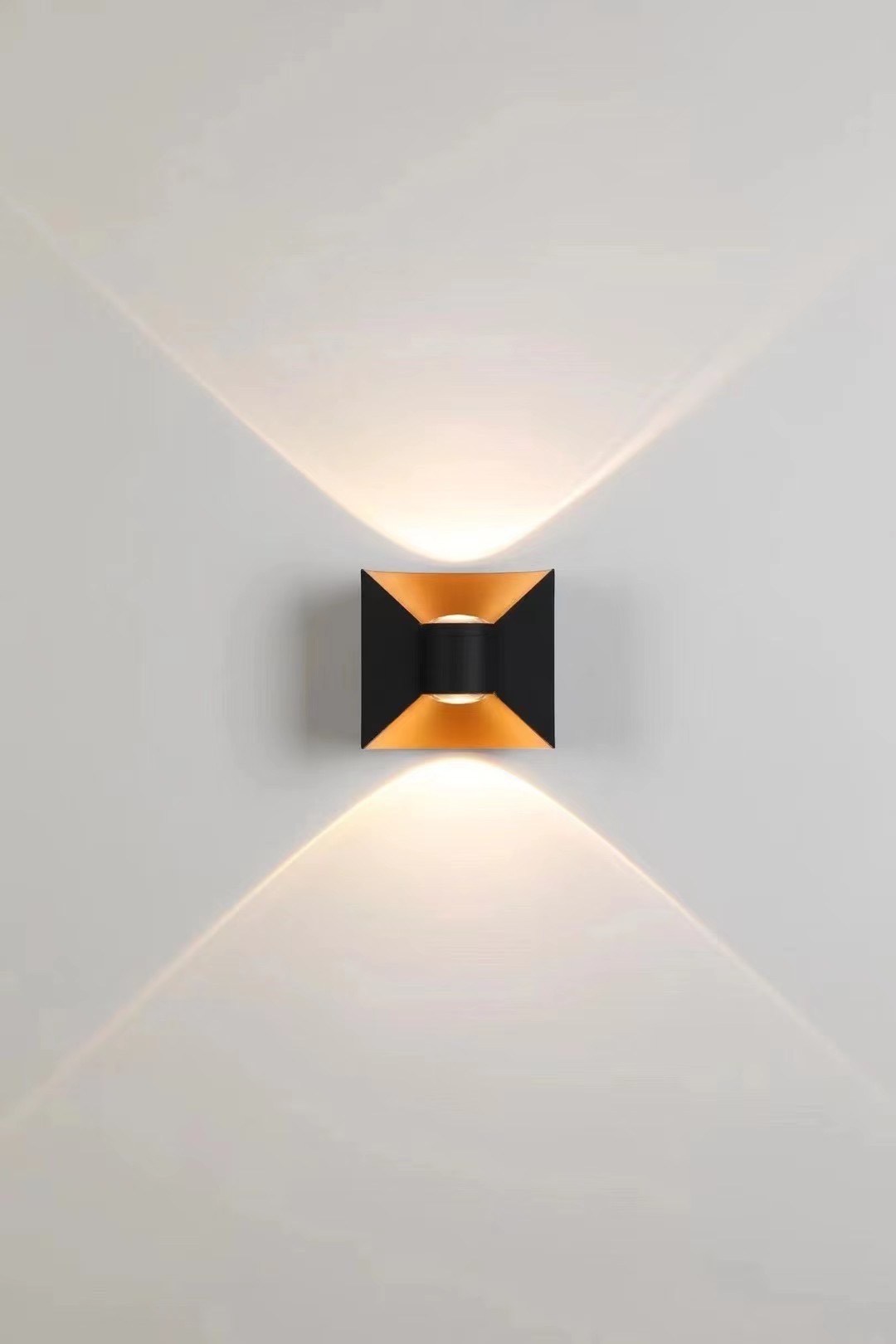 IP65 waterproof up and down outdoor indoor wall lamp hot sale 6W wall light high quality