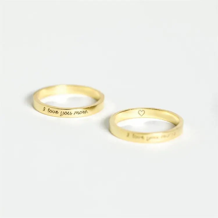 Anillo de dedo con texto personalizado para hombre y mujer, joyería de acero inoxidable chapada en oro de 18k, anillo de banda de metal grabado, resistente al agua