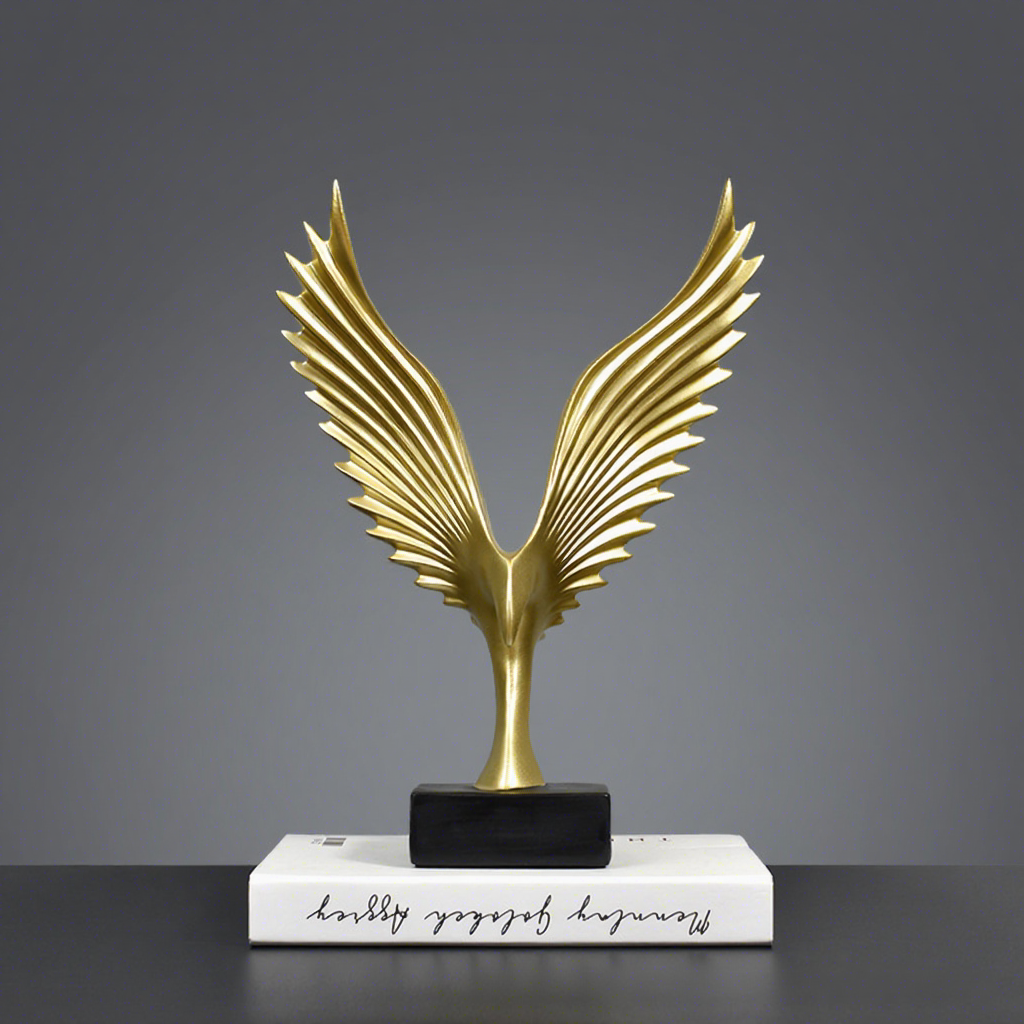 Dapeng doré aux ailes déployées