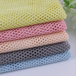 105g ordito lavorato a maglia Non elastico 100% poliestere traspirante e ad asciugatura rapida tessuto esagonale a nido d'ape fodera in rete - Product Image 2