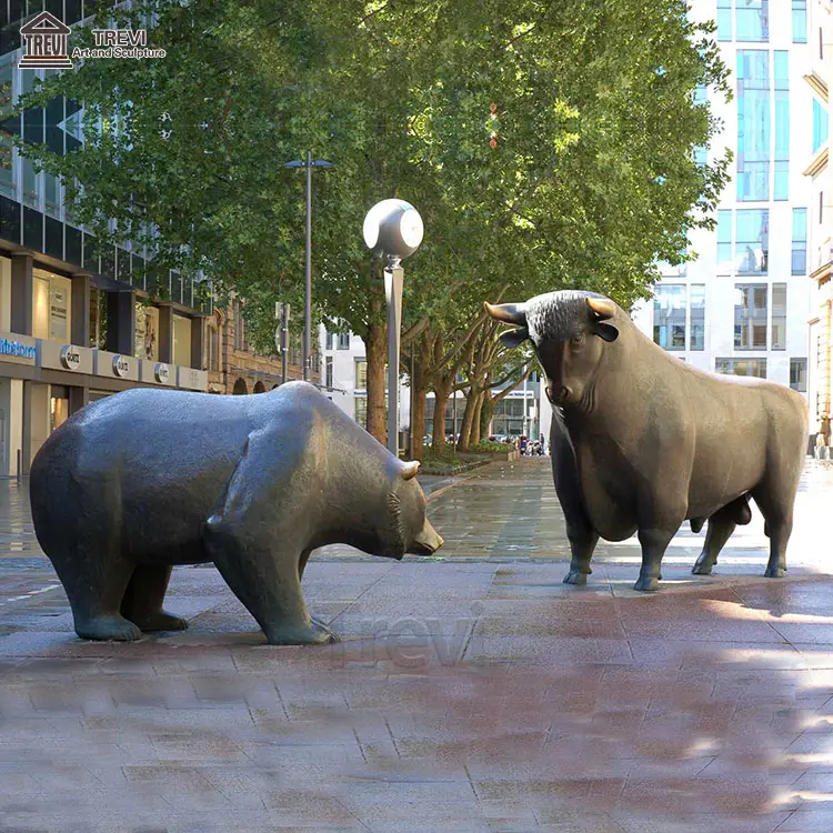 Escultura de toro y oso de bronce abstracto, estatua de Metal de cobre y latón, tamaño real