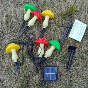 Außenbeleuchtung Shenzhen warm <span class=keywords><strong>Led</strong></span> 6 Köpfe Garten dekorative Pilz Terrassenbeleuchtung außen wasserdicht Solar Pilz <span class=keywords><strong>String</strong></span>-Licht