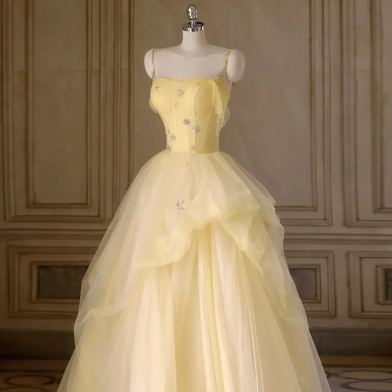 Vestido de noite outono francês das mulheres anfitrião suspensórios emagrecimento aniversário fada banquete temperamento celebridade sênior amarelo