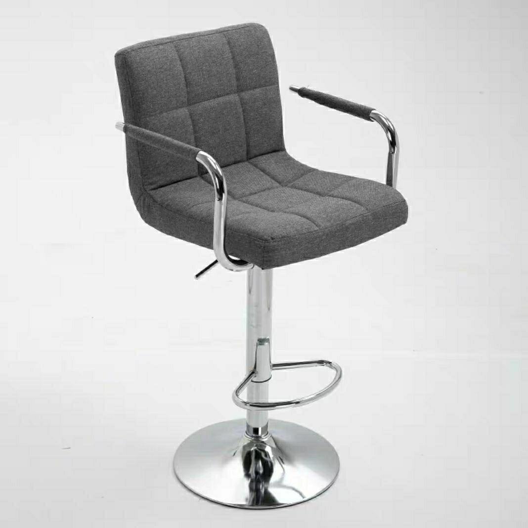 สีเทาเข้ม