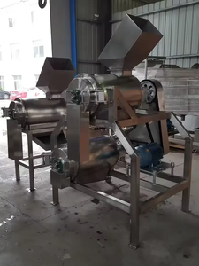 Macchina automatica industriale per frantumazione uva