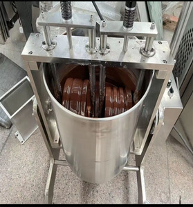 Máquina de melanger de chocolate húmedo con piedra inclinable de puntas de cacao de alta calidad - Product Image 5