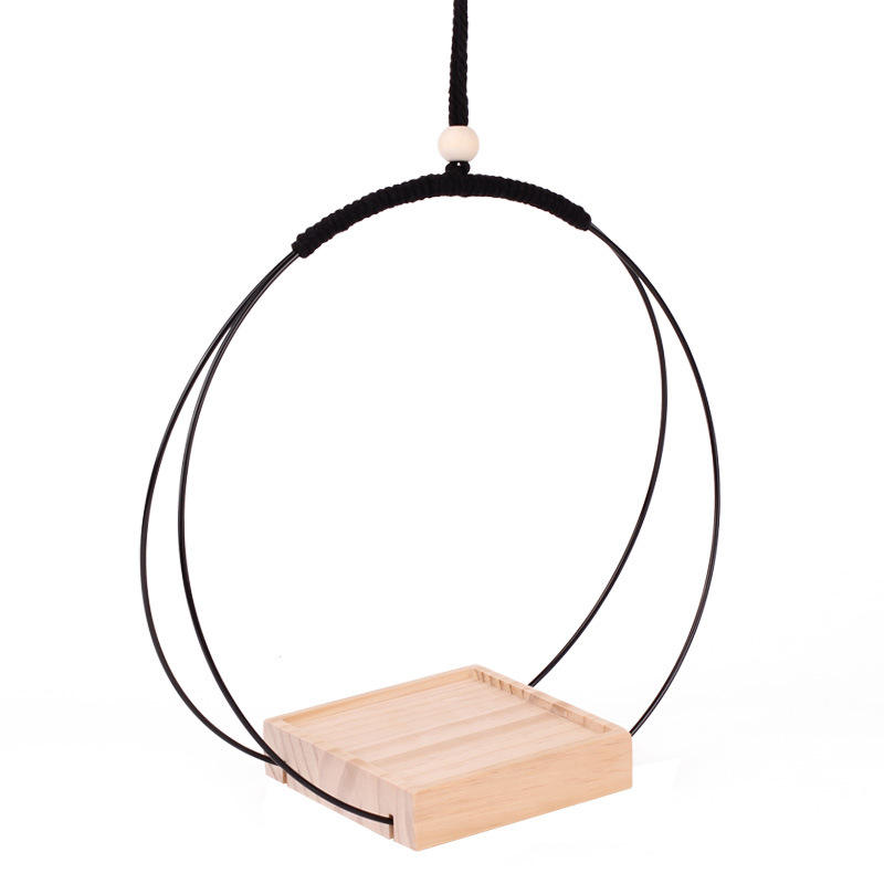 Peint en noir-cercle noir-corde noire