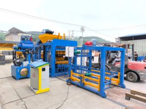 Macchinario automatico del materiale da costruzione macchina per la produzione di mattoni in blocchi di cemento linea di produzione di mattoni di cemento ad incastro idraulico - Product Image 2