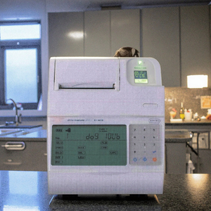 Équipement de diagnostic d'analyseur d'<span class=keywords><strong>urine</strong></span> vétérinaire pour les soins de santé animale - Product Image 2