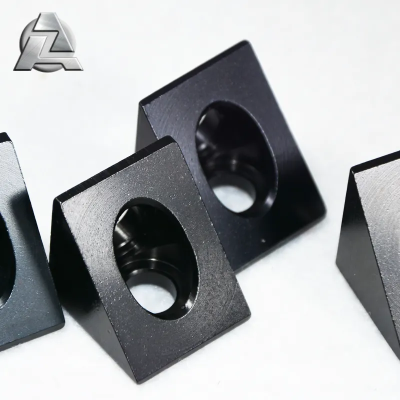 Venda por atacado de peças para impressora 3D conector de canto triangular em ângulo quadrado de alumínio preto anodizado com ranhura em V