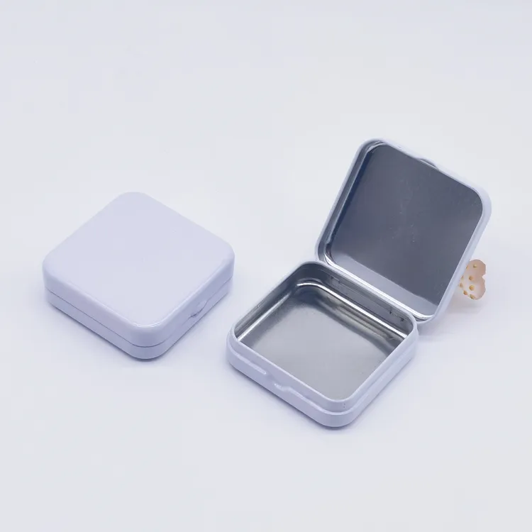 60x20mm Mini taşınabilir kare menteşeli beyaz Metal kasa hapları şeker nane prezervatif teneke