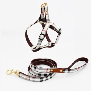 Conjunto de <span class=keywords><strong>Collar</strong></span>, Arnés y Correa para Perro de Cuero Ecológico, Moderno, Elegante y de Lujo, Personalizado con Logotipo, Ajustable y Antitirones - Product Image 2