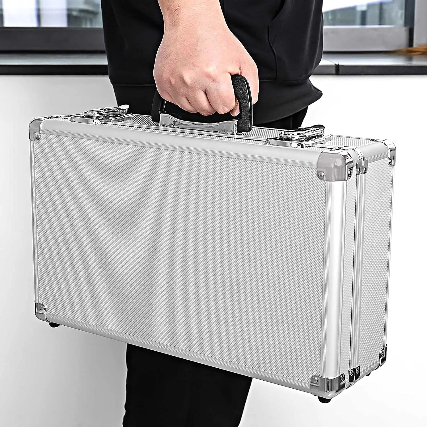Caja de almacenamiento de aluminio personalizada para cámara, caja de herramientas de color negro, compartimentos individuales, venta al por mayor