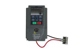 Entrada monofásica de 4KW y salida trifásica Inversor VFD de uso general Unidad de frecuencia de salida de 220V y 380V