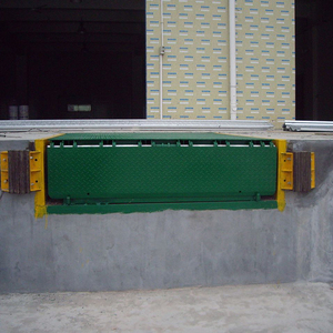 Factory <strong>Warehouse</strong> Used Truck <strong>Loading</strong> <strong>Unloading</strong> Automatic Adjustable Fixed Dock Ramps Lift Tables