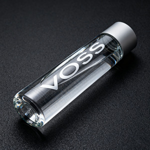 Biểu Tượng Tùy Chỉnh Rỗng 375Ml 500Ml 700Ml 800Ml Thủy Tinh VOSS Chai Nước Với Vít Cap Cho Lạnh Ép Trái Cây Nước Trái Cây Sữa Lạnh Brew - Product Image 3