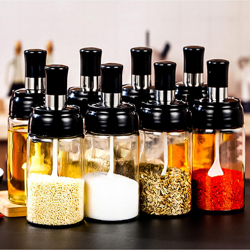Bouteille d'assaisonnement avec cuillère