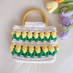 blanc cassé x vert herbe x jaune clair