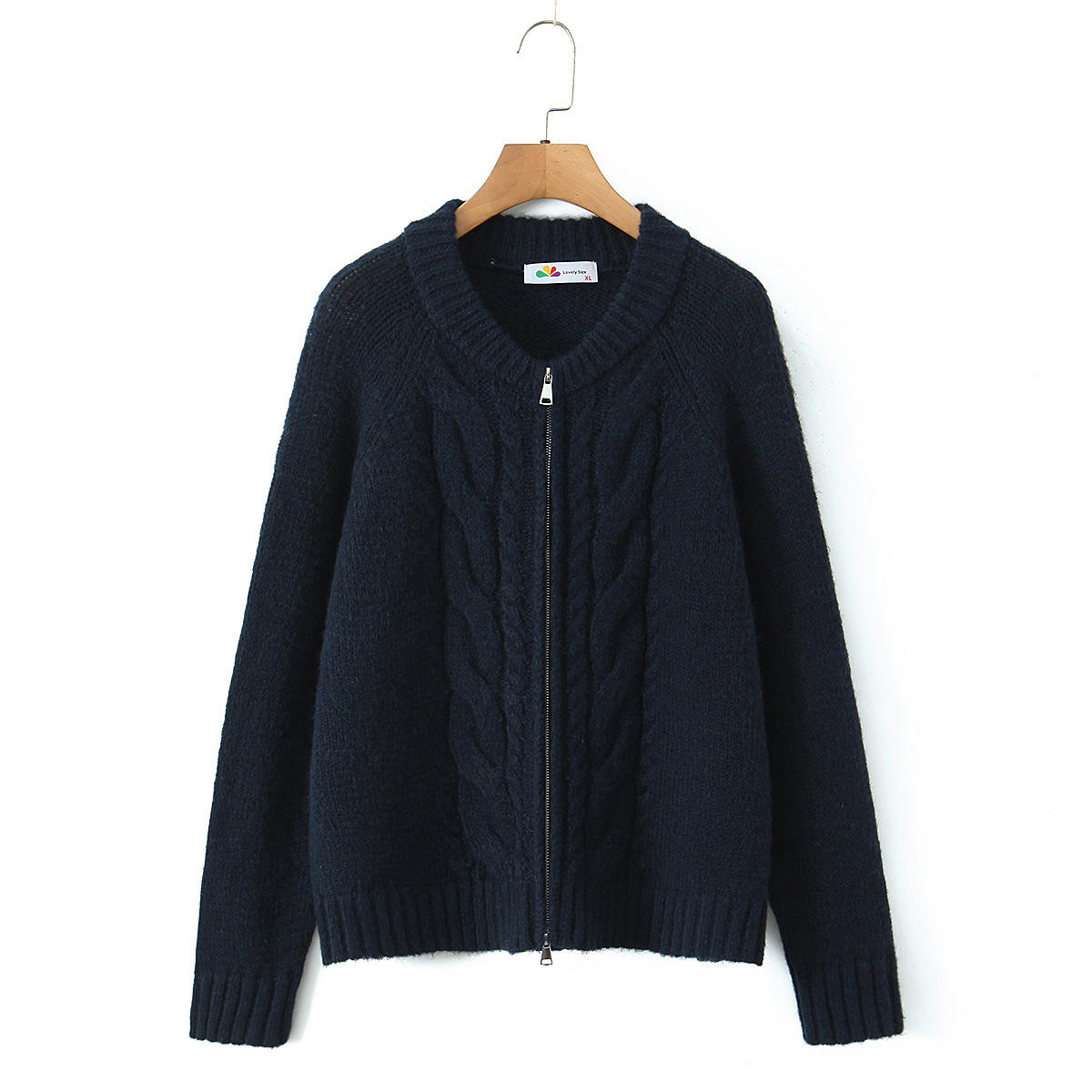 เสื้อคาร์ดิแกนถักสีน้ำเงินกรมท่า