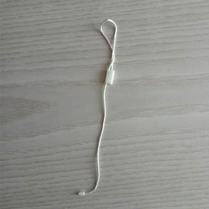 Línea de cuerda de etiqueta colgante de ropa de nailon cuadrado redondeado de plástico desechable de doble enchufe en blanco barato para ropa - Product Image 4