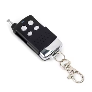 El sistema de alarma de coche con control remoto automático Steel Mate 8881 cuenta con opción de código rodante o fijo hecho de plástico - Product Image 1