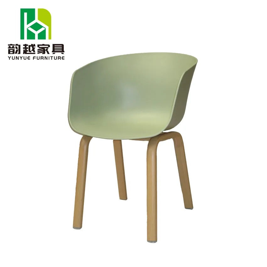 Chaise de loisirs Chaise en plastique PVC Mobilier de café d'usine Siège en plastique Chaise de restaurant à cadre en bois massif