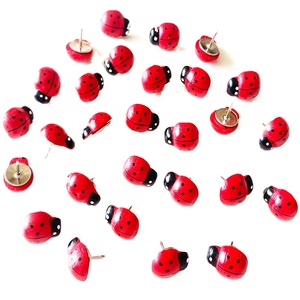 Özelleştirilmiş fabrika ahşap uğur böceği Pushpins yaratıcı Pushpin mantar kurulu basın çivi karikatür Beetle dekoratif Pushpin duvar çivi - Product Image 1