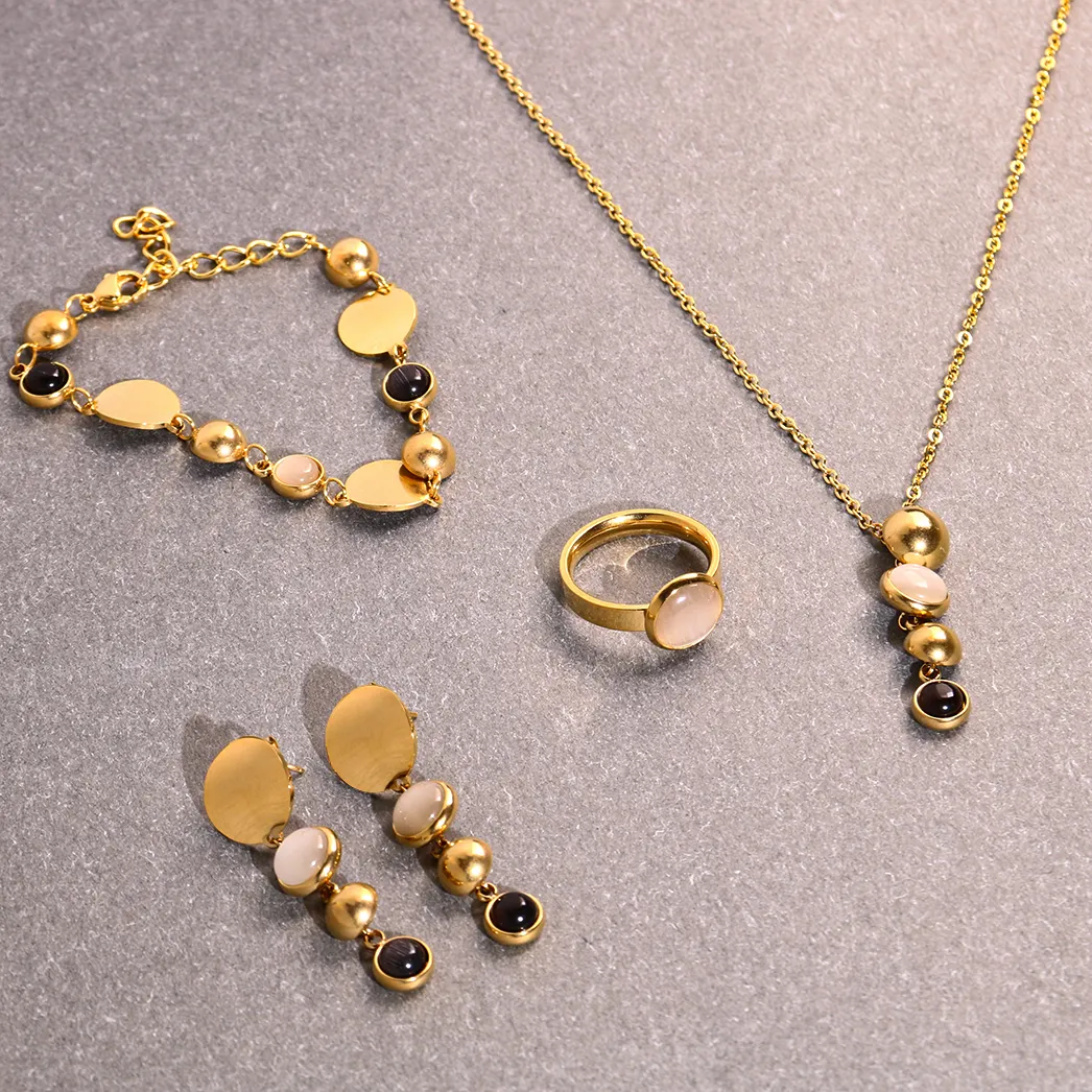 Bijoux personalizzato placcato oro collana in acciaio inossidabile braccialetto orecchino anello Set goccia cerchio Design Moonstone inserto Set di gioielli
