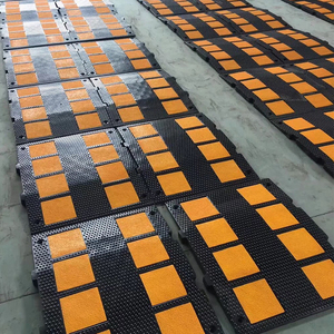 15 + năm nhà sản xuất các loại khác nhau đường vết sưng tốc độ bướu có thể thu vào tốc độ cao su va chạm để bán - Product Image 1