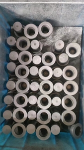 Mz-m石墨坩埚小型Leco石墨坩埚，用于实验室分析仪器的6盎司金熔炉 - Product Image 3