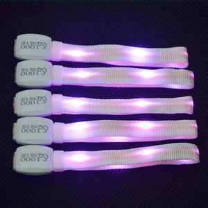 DMX e braccialetti a LED telecomandati lampeggianti illuminano braccialetti con effetti RGB Syncable per concerti e feste - Product Image 3