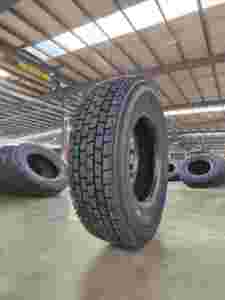 トラックタイヤサイズ215/75r17.5 & 235/75r17.5認定新しいディープグルーブ特殊ブロックTBRドライブシャフト車両に主に適用