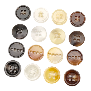 Chất Lượng Tốt Nhựa Hỗn Hợp Hoa Vòng Tốt Sừng Bốn Lỗ T-Shirt Làm Việc Quần Áo Bánh Mì Nút - Product Image 1