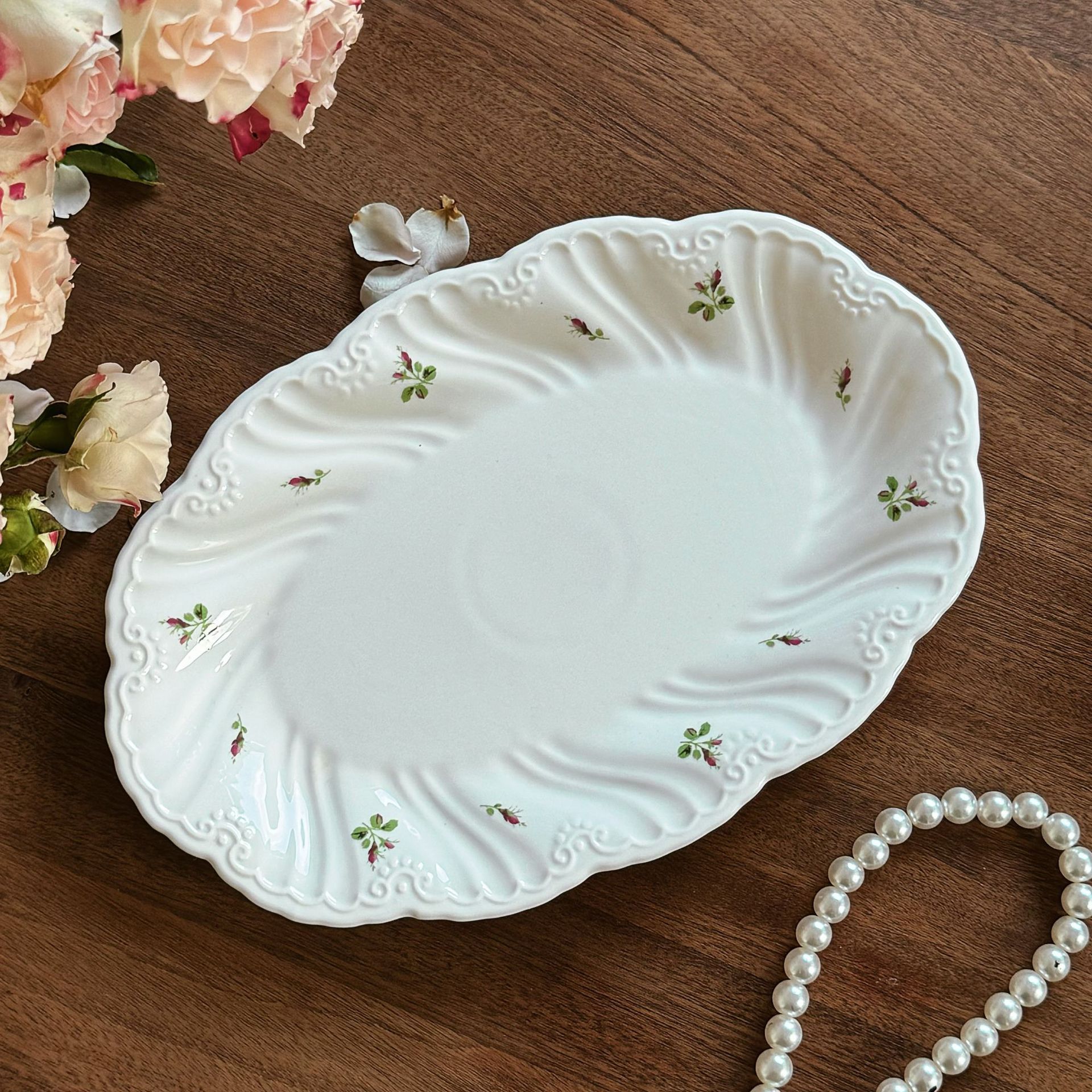 Assiette ovale rose française blanche 25,5*17*1,5