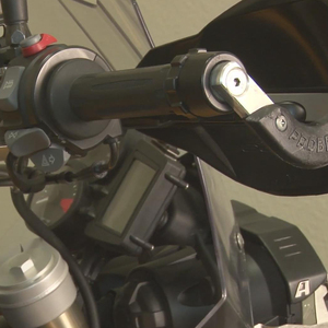 Waximoto BMW için fit adv F800GS macera Aftermarket gaz kilidi Cruise Control kelepçe yardımcı End Bar