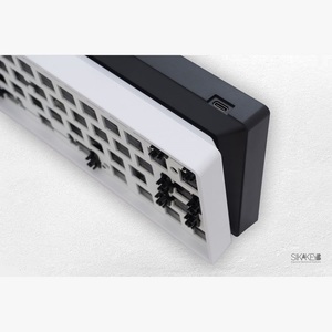 SIKAKEYB 60% מיני ABS מקרה RGB 61 מפתחות hotswap ערכת DIY מתג 5.0 2.4G wired 3 דגם מכאני מקלדת