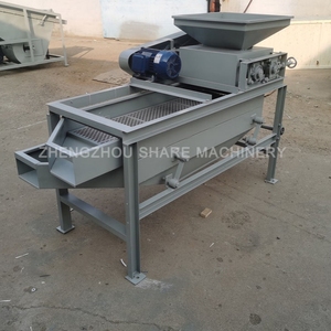 Hickory Breaking Small Almond Shell Cracking Machine Máquina separadora de núcleos de cáscara de almendra de leña - Product Image 3