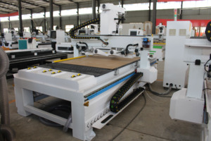 Modelo económico 1325, cambiador de herramientas automático, enrutador de madera CNC ATC al precio más bajo en limitado a 10 juegos - Product Image 4